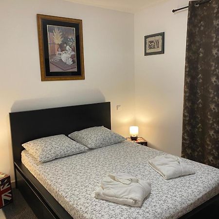 Agreable Rez De Jardin Avec Piscine Et Jacuzzi Lägenhet Cervione Exteriör bild