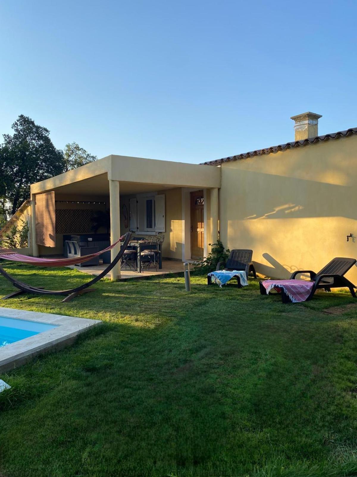 Agreable Rez De Jardin Avec Piscine Et Jacuzzi Lägenhet Cervione Exteriör bild