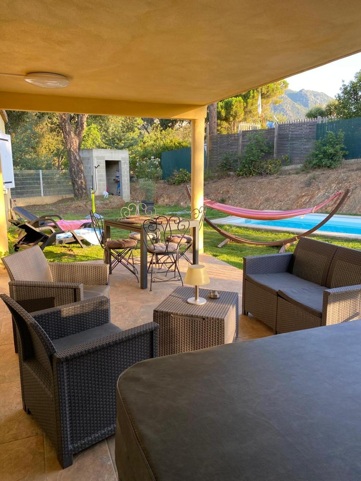 Agreable Rez De Jardin Avec Piscine Et Jacuzzi Lägenhet Cervione Exteriör bild