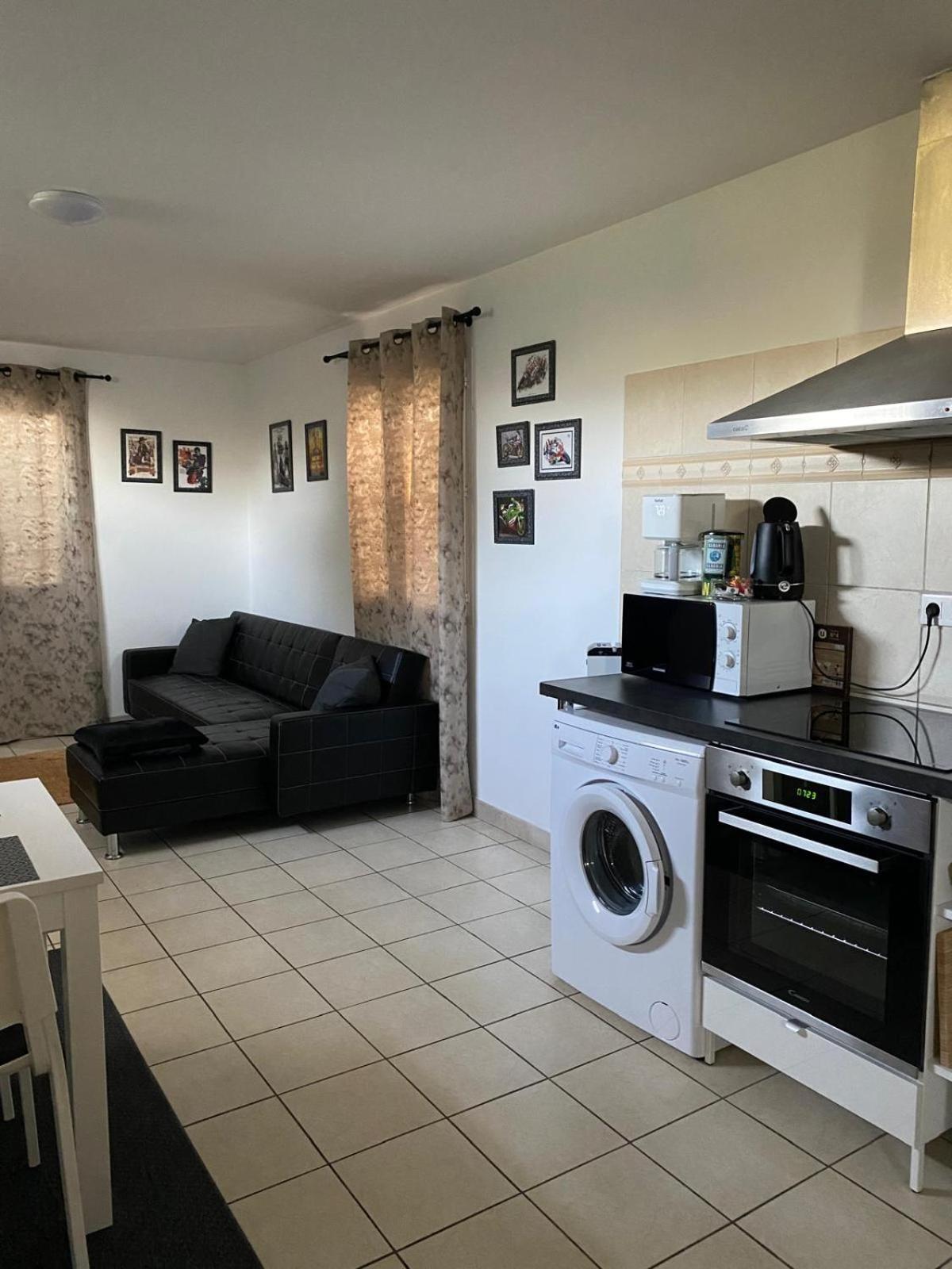 Agreable Rez De Jardin Avec Piscine Et Jacuzzi Lägenhet Cervione Exteriör bild