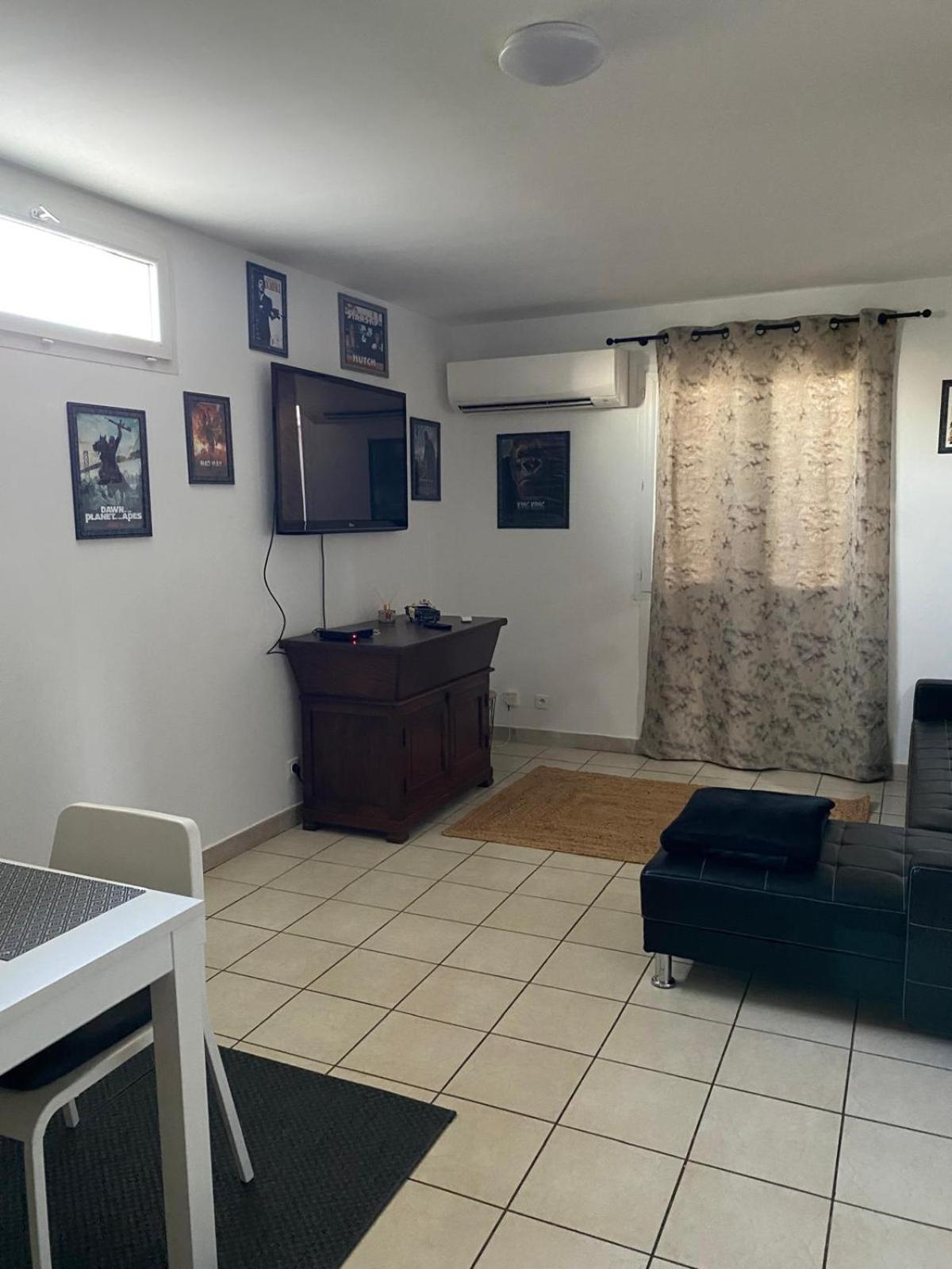 Agreable Rez De Jardin Avec Piscine Et Jacuzzi Lägenhet Cervione Exteriör bild